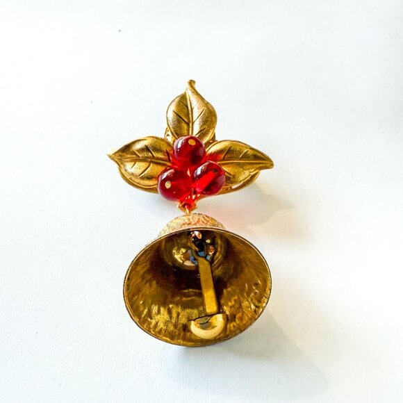 Vintage Gold Tone Miriam Haskell Holly Bell Brooch With Red Beads & Leaves - Picture 4 of 8